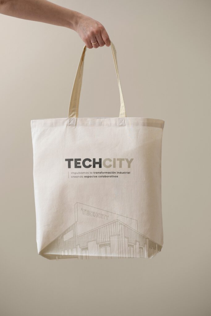Tote bag